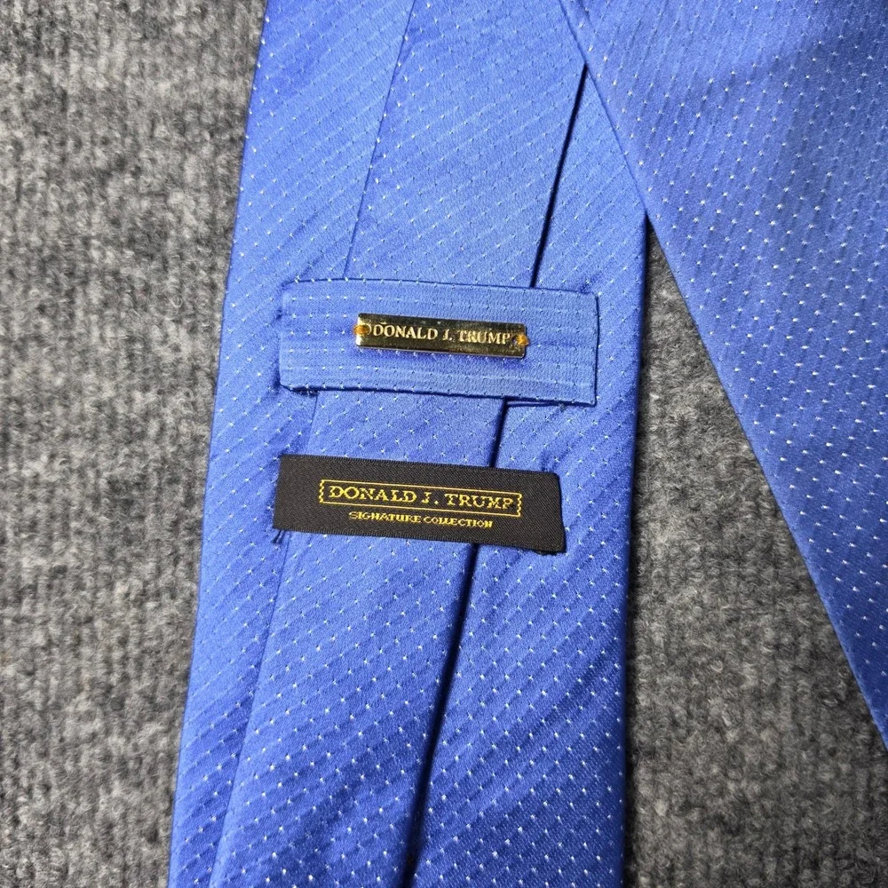 Donald J Trump Signature Collection Blue Dotted 100% Silk Mens Necktie Hand Made